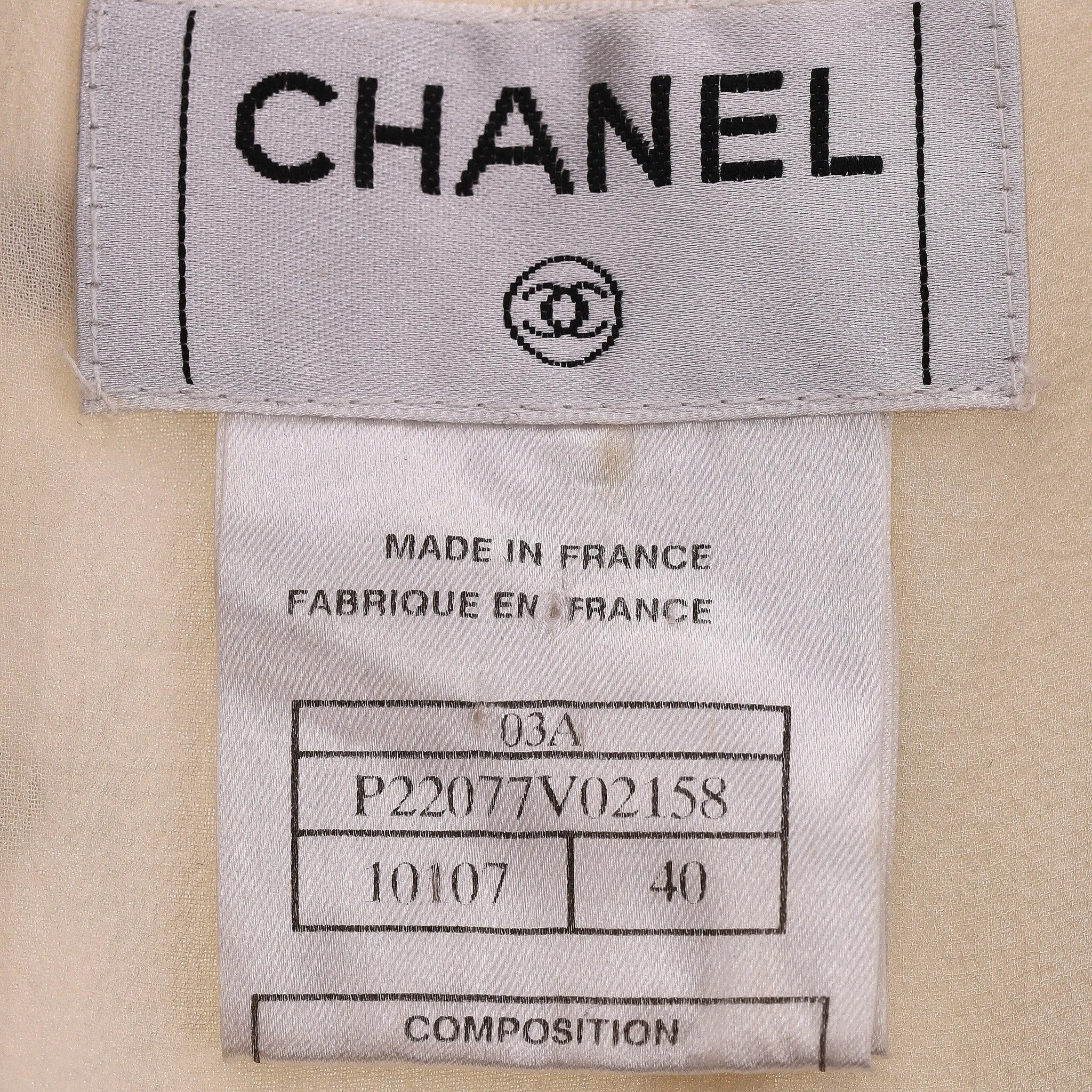 Chanel Pleated Silk Skirt With Lace Trim. Size 40FR