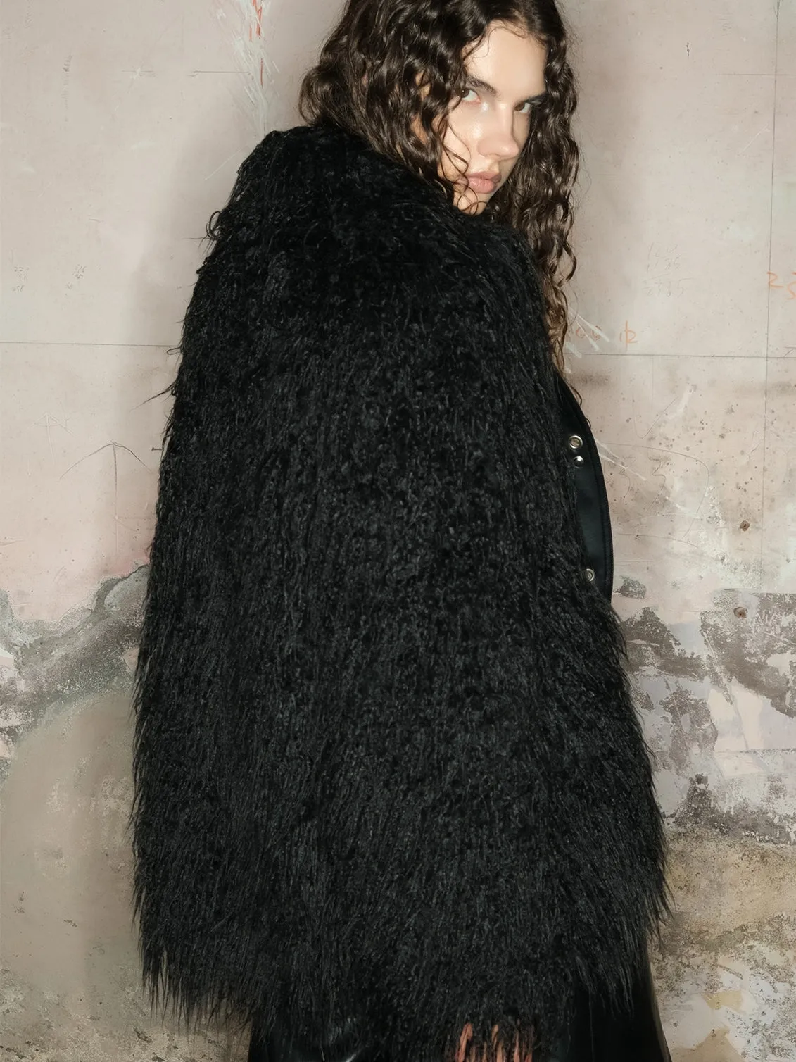 NORTH NODE Avant-Garde Shaggy Faux Fur Coat - Camel and Black