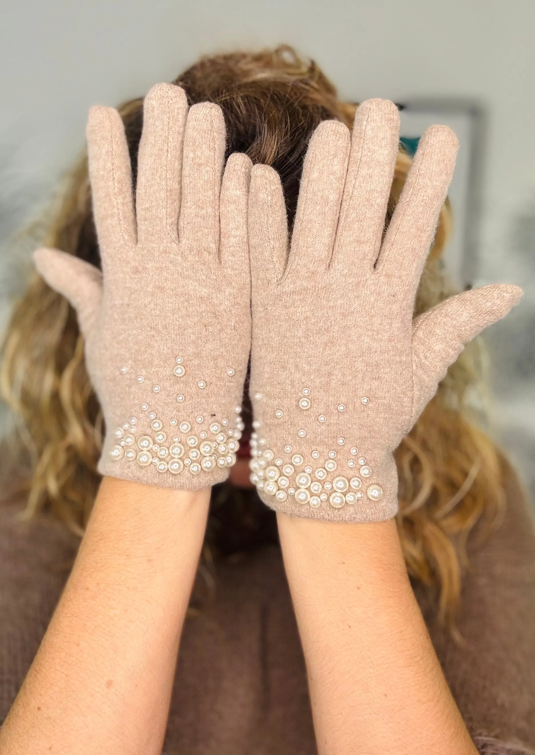 Pearl Cluster Gloves