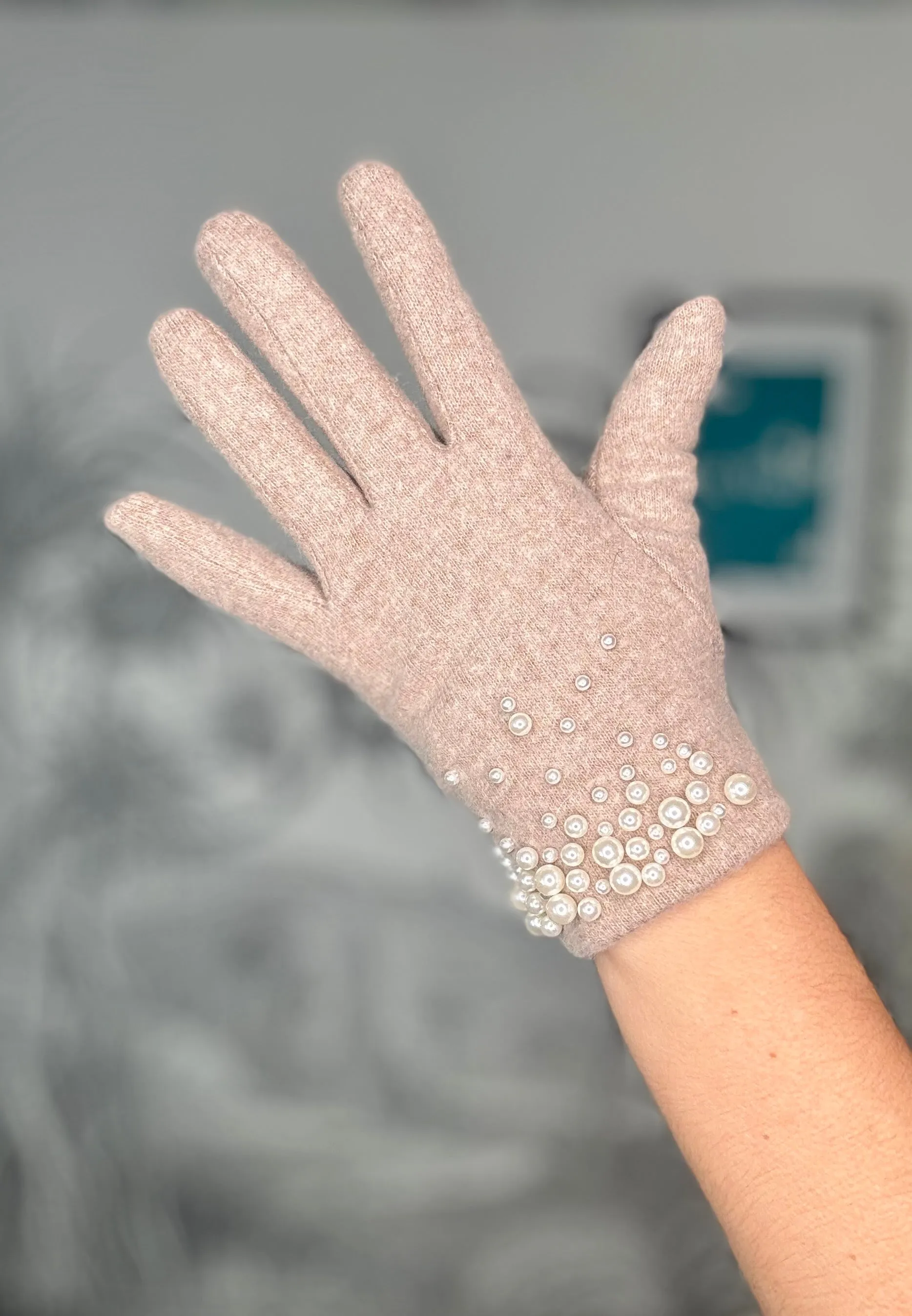 Pearl Cluster Gloves