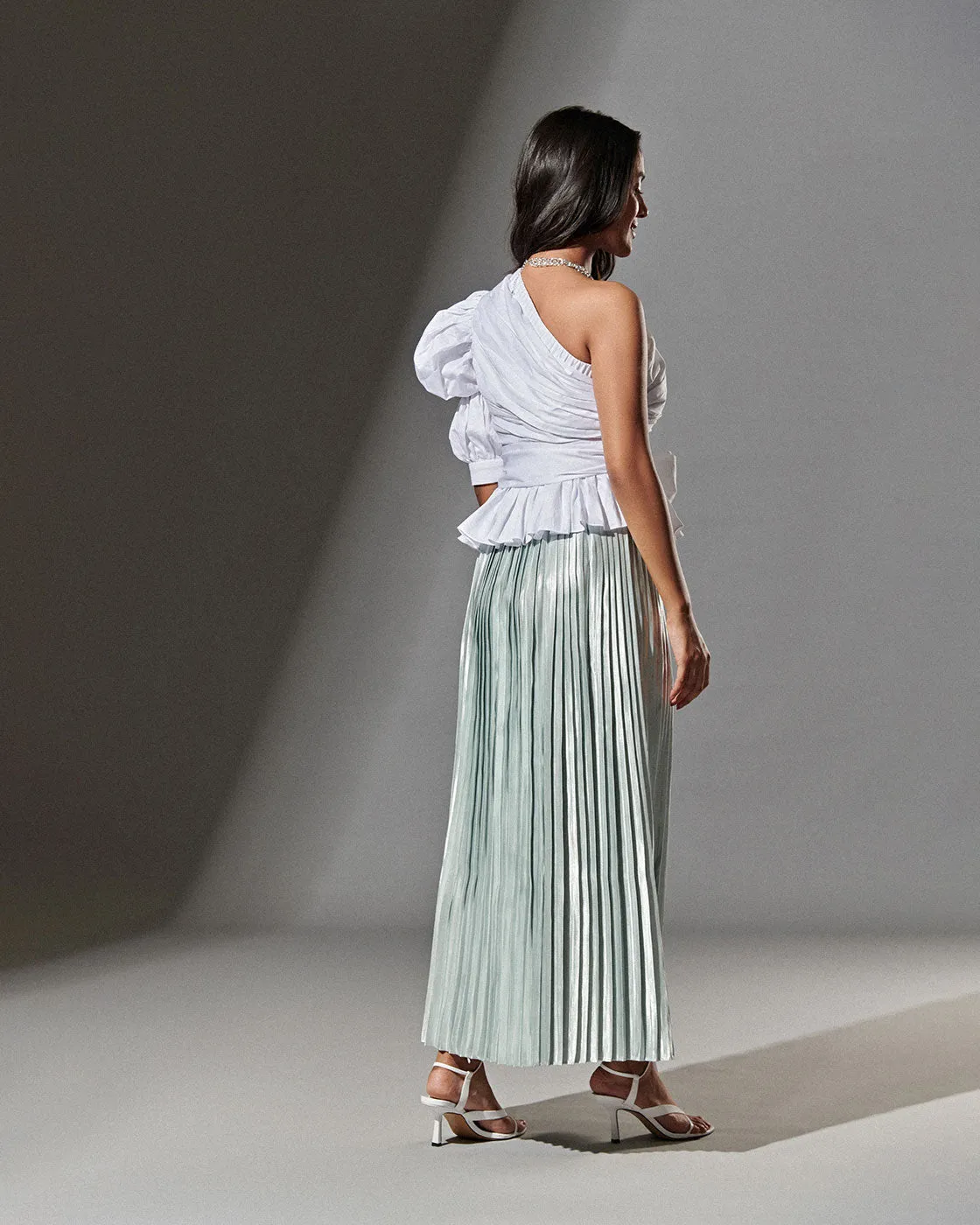 TEXTURED SATIN PLEATED SKIRT